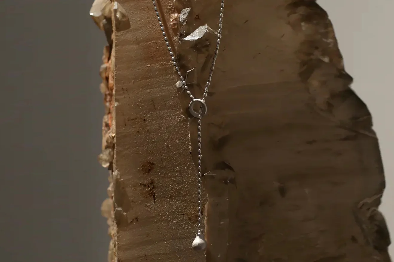 OLIO E ACETO Sterling Silver Dewdrop Buckle Necklace OLIO-OA07N02-YIN