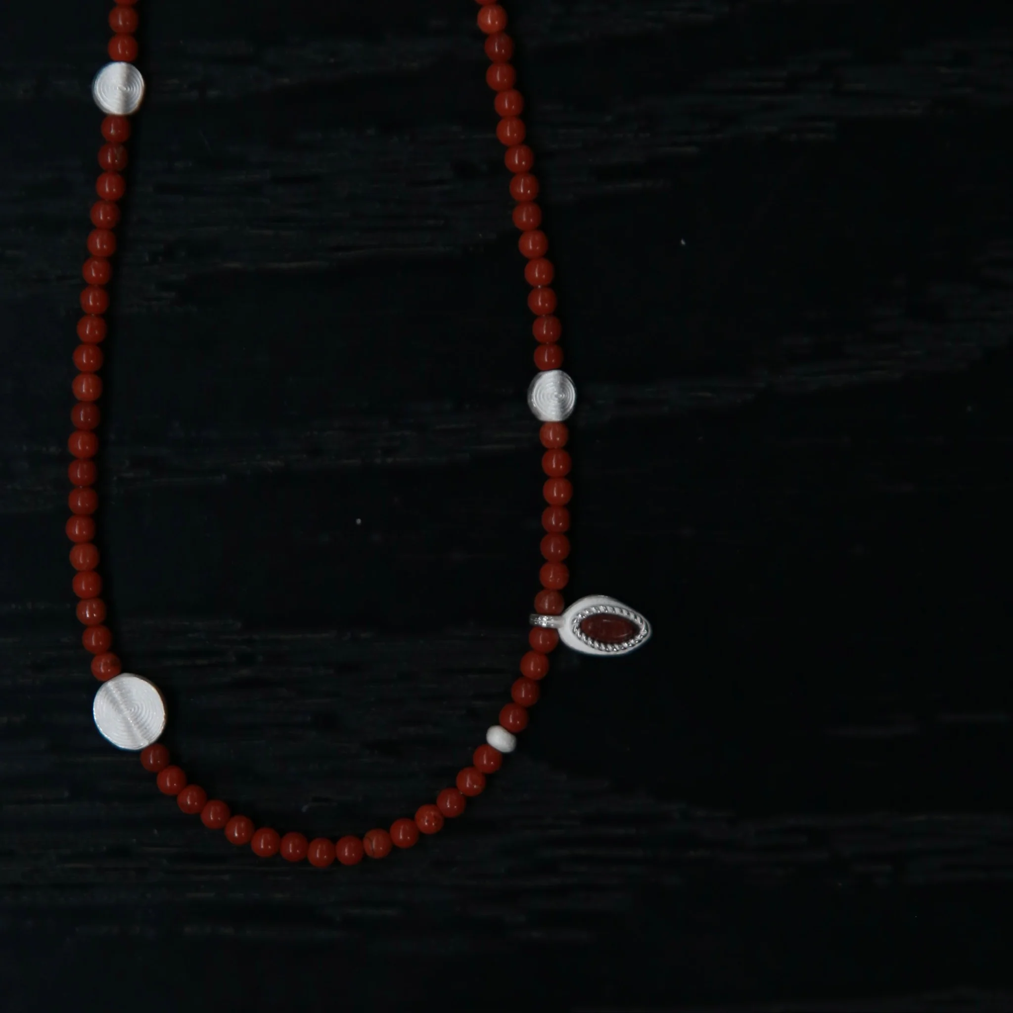 OLIO E ACETO Sterling Silver Lapis Lazuli/Red Snakeskin Jade Flower Beaded Necklace OLIO-OA13N25-HY Red - Image 3