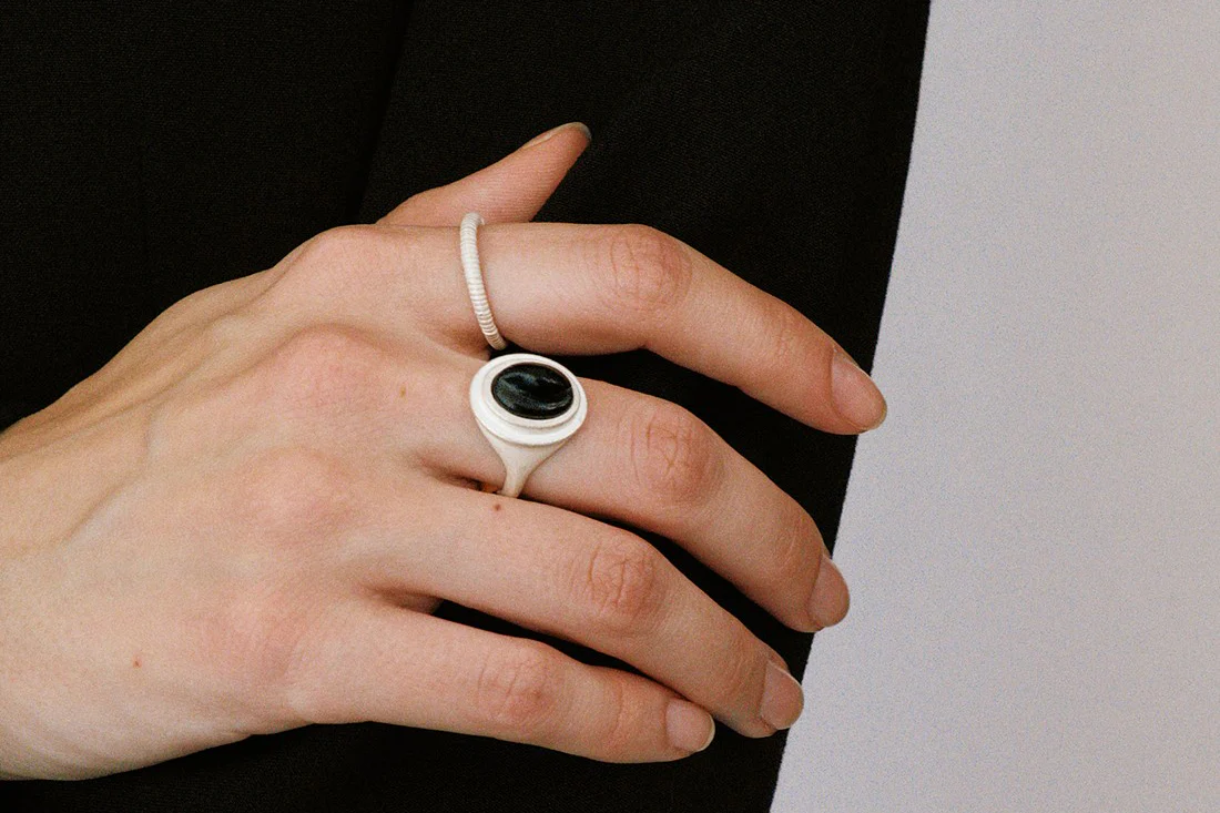 OLIO E ACETO sterling silver minimalist thread ring OLIO-OA10F13-YIN - Image 7