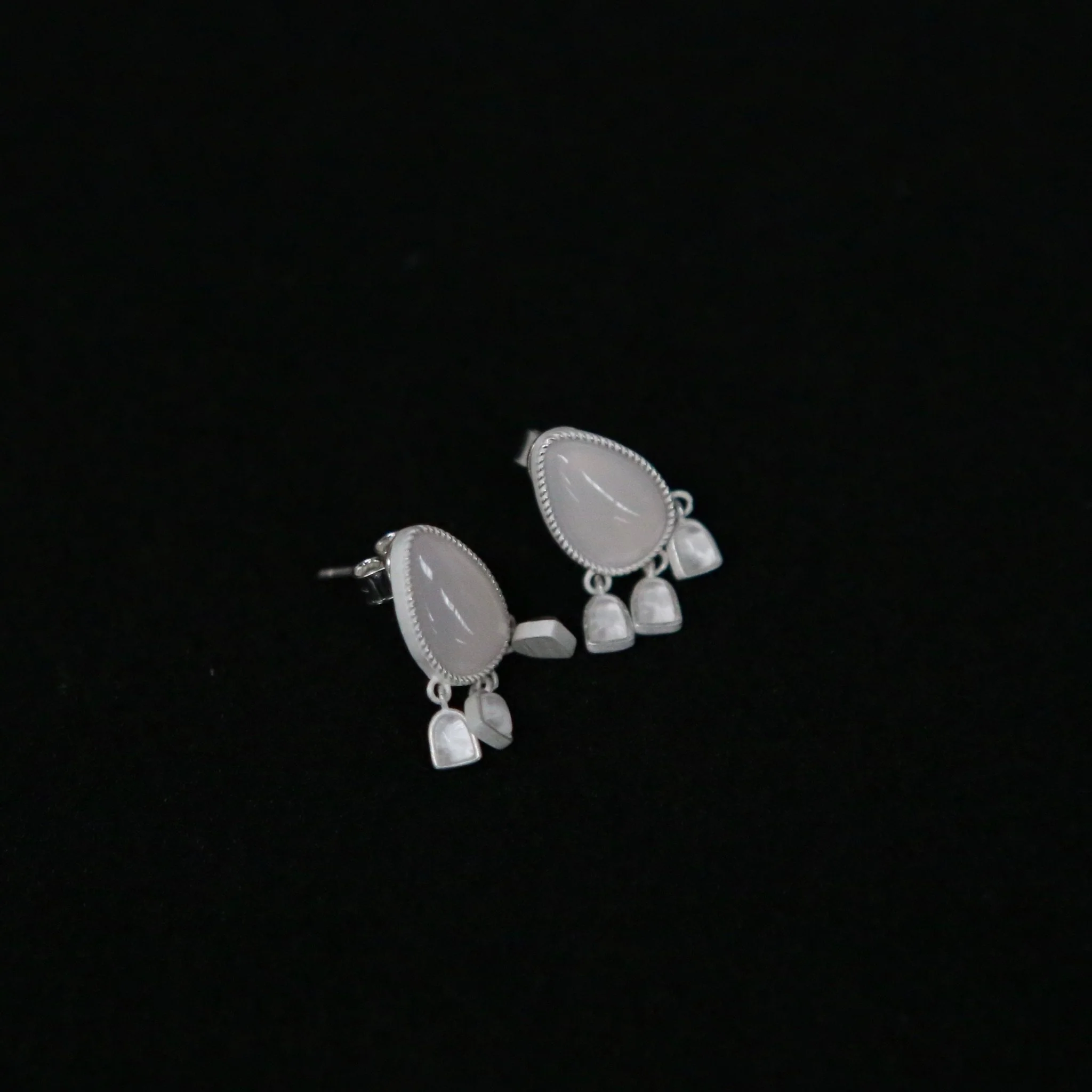 OLIO E ACETO Sterling Silver White Chalcedony Halo Wind Chime Earrings OLIO-OA14E03-BAIYIN White/Silver - Image 3