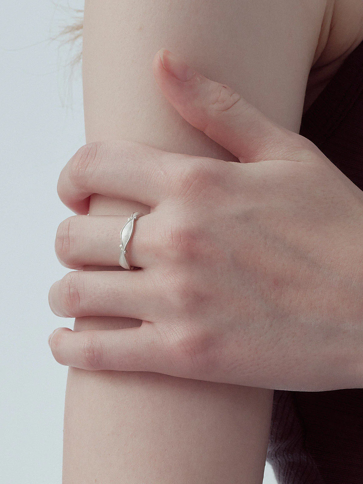 OLIO E ACETO Sterling Silver/White Chalcedony/Tiger's Eye Flower Crown Ring OLIO-OA14F07-YIN Silver （OLIO E ACETO Sterling Silver/White Chalcedony/Tiger's Eye Flower Crown Ring OLIO-OA14F06-BY White/Silver （OA14F05） - Image 5