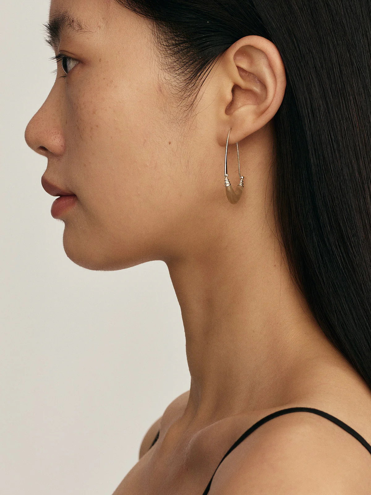 OLIO E ACETO Sterling Silver White Ox Horn Crescent Earrings OLIO-OO-26SS-JE01H1YE450-QC (YE450 Light Brown) - Image 7