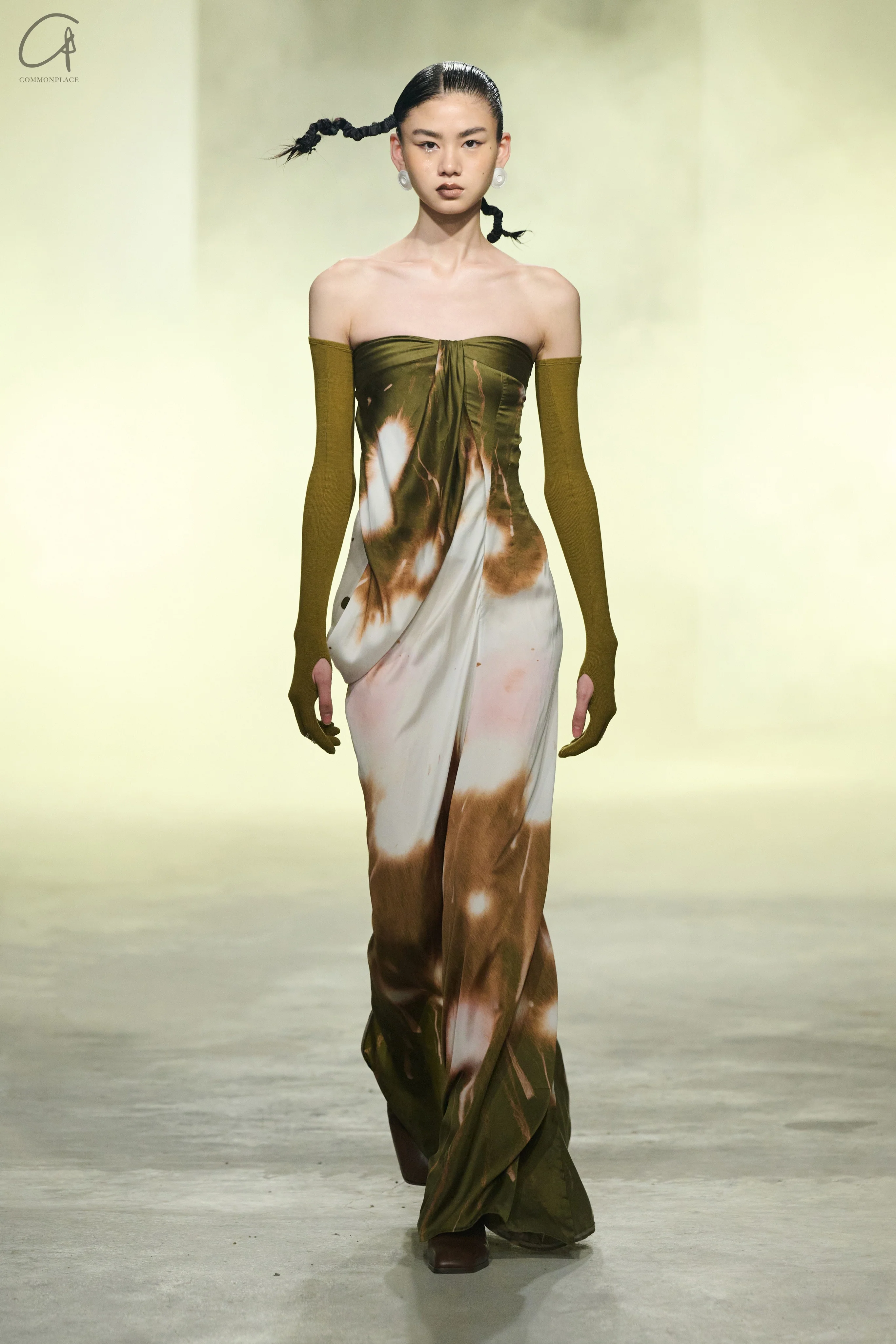 OUDE WAAG 24 Autumn and Winter Asymmetric Drape Dress OW-24AW- DS23P2GR053-LC POW1 Green Orange OW-24AW-DS02P1PK220 - Image 3
