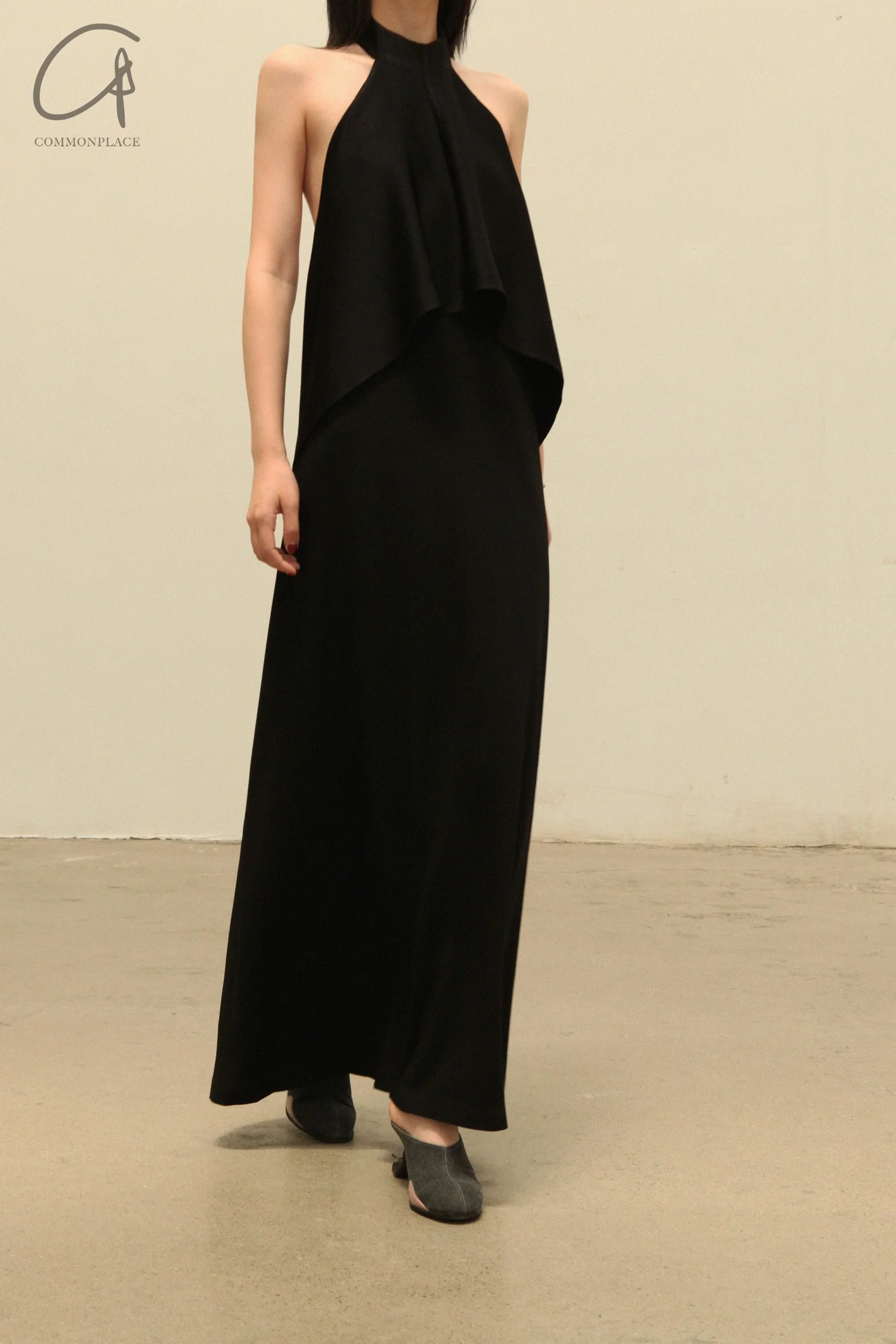 OUDE WAAG 24 autumn and winter high collar backless dress OW-24AW -DS13A1BL900-HEI black OW-24AW- DS13