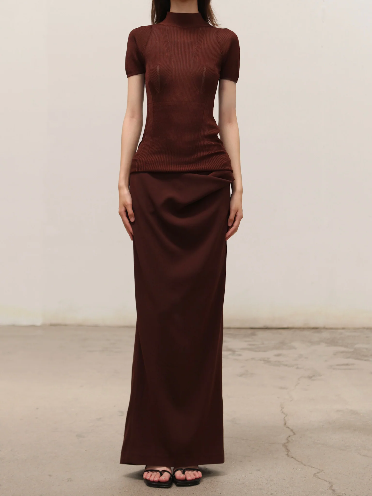 OUDE WAAG 25 Autumn and Winter Curved Thread Short Sleeve Knit Top T-shirt OW-OW-25AW-KT04V1BR450-HZ Red Brown - Image 4