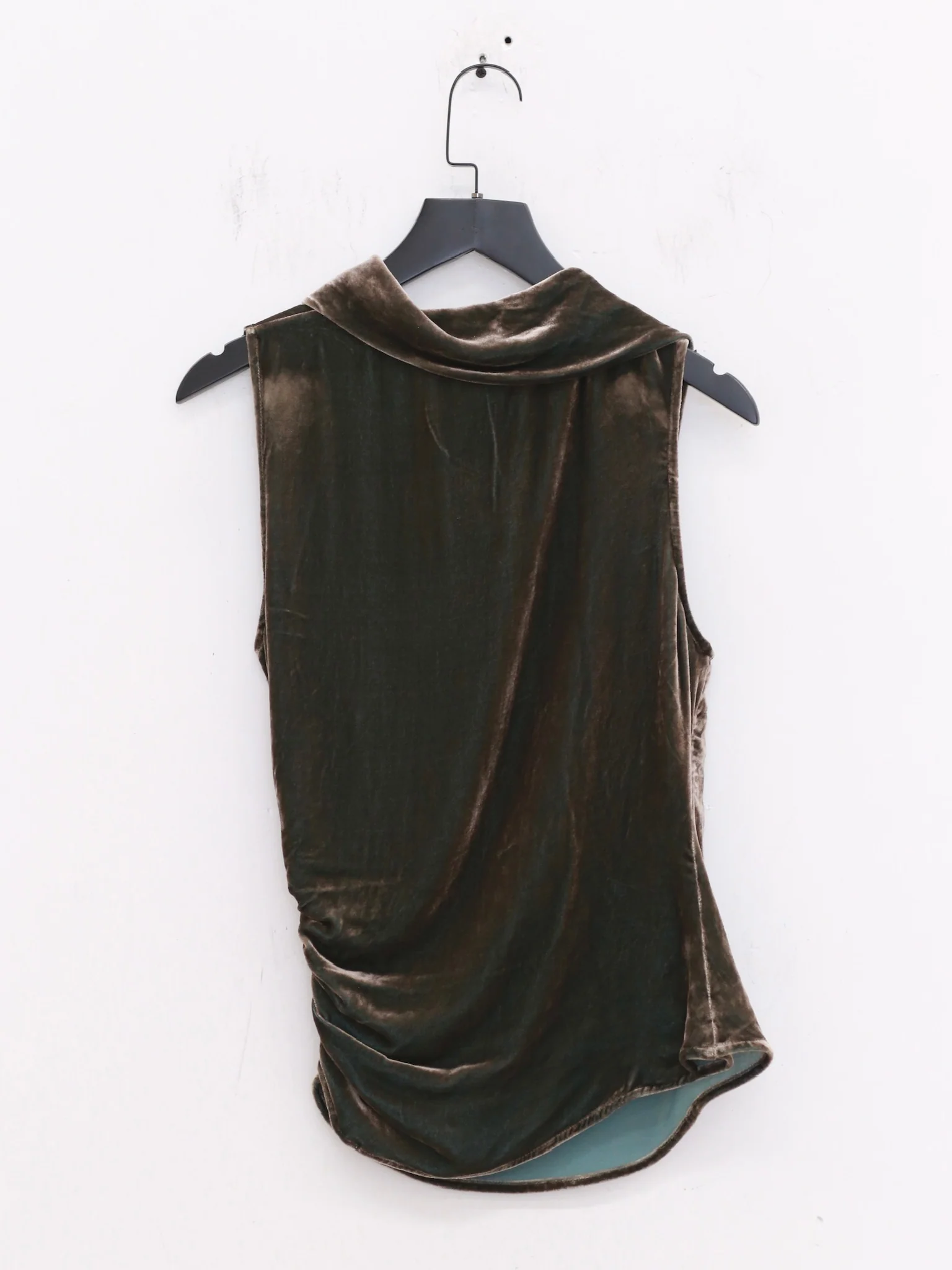 OUDE WAAG 25 Autumn/Winter Halter Neck Draped Velvet Vest OW-OW-25AW-TP13V1GR560-QG Gangqing - Image 10
