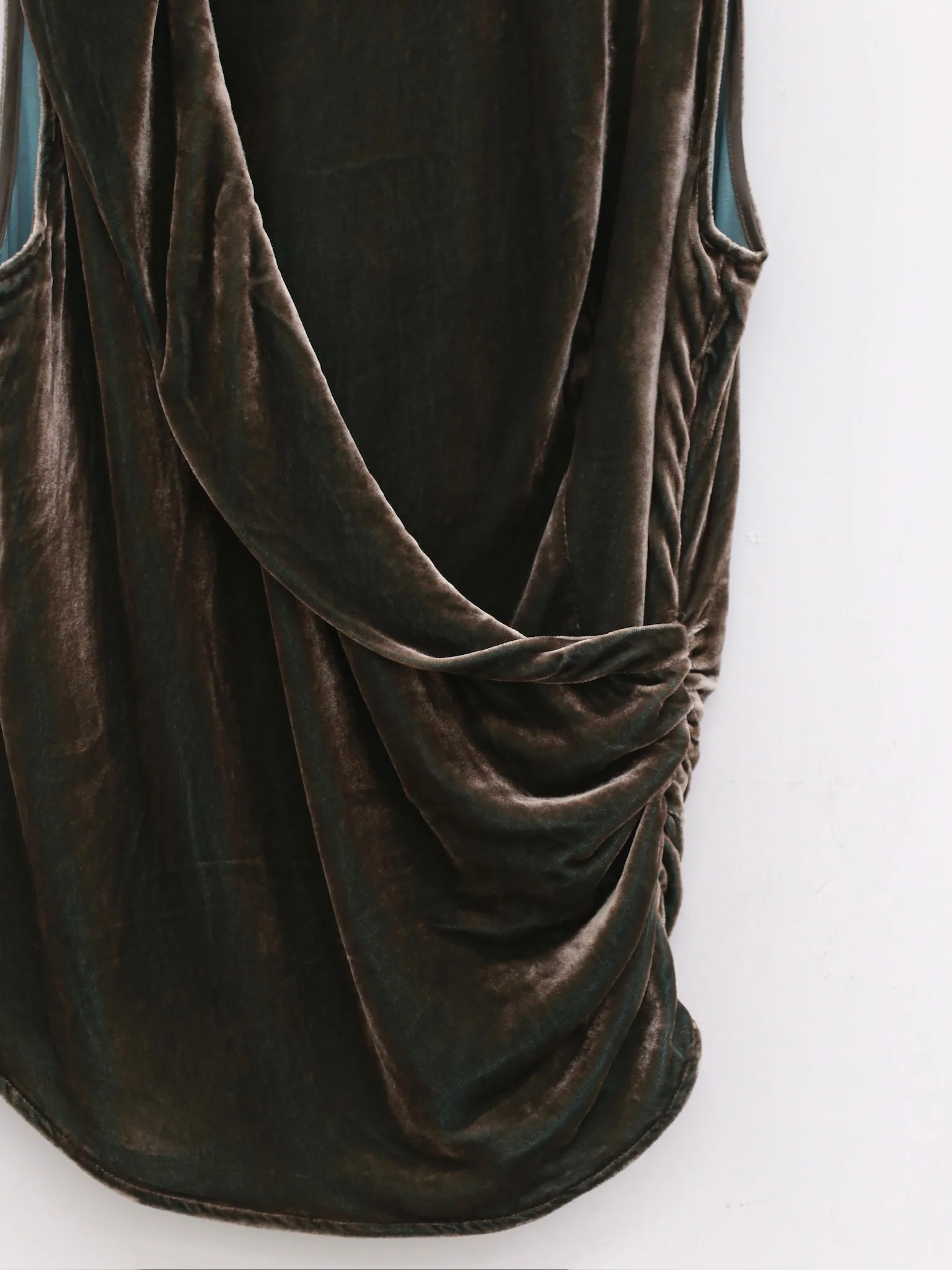 OUDE WAAG 25 Autumn/Winter Halter Neck Draped Velvet Vest OW-OW-25AW-TP13V1GR560-QG Gangqing - Image 12
