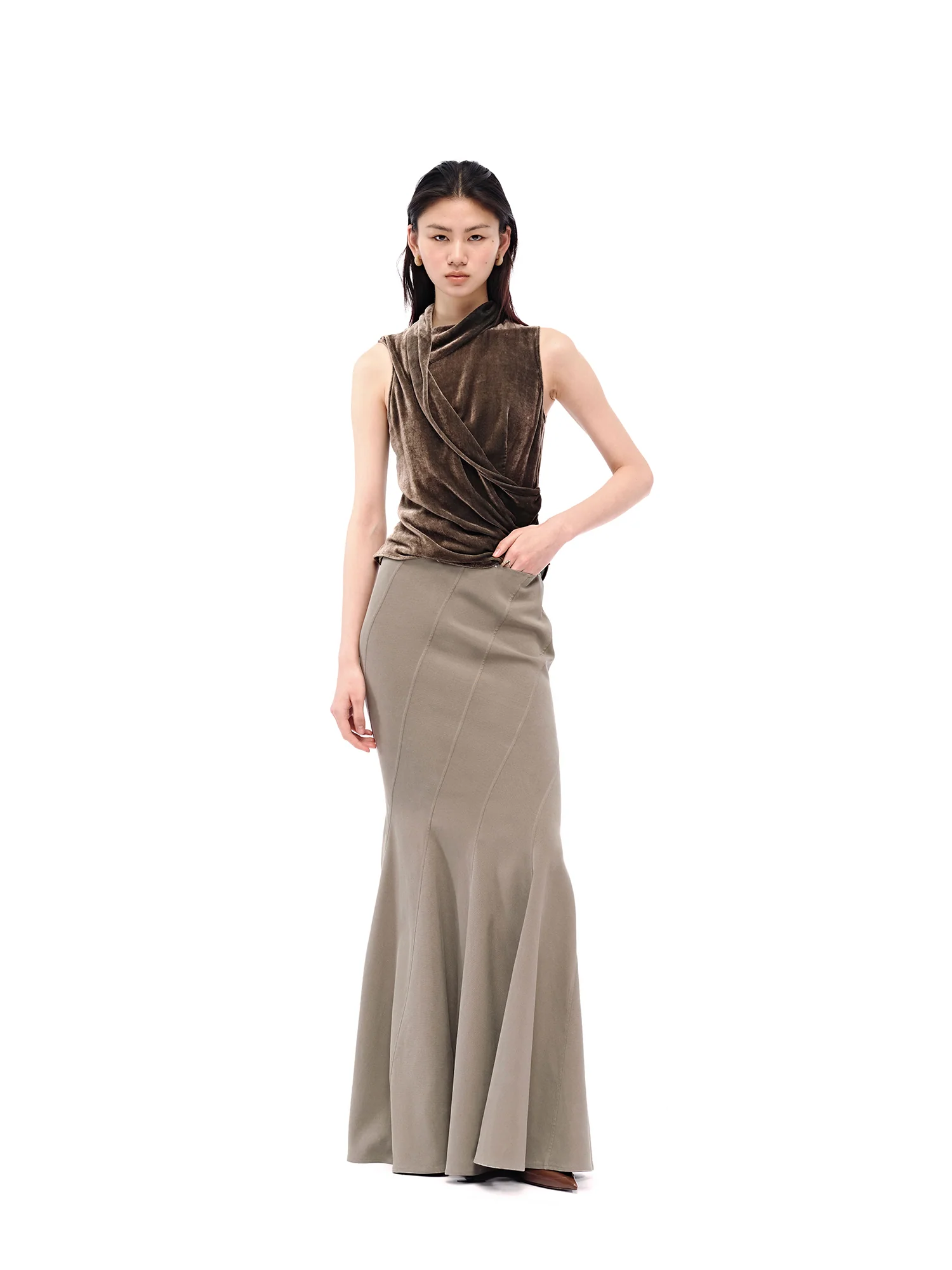 OUDE WAAG 25 Autumn/Winter Halter Neck Draped Velvet Vest OW-OW-25AW-TP13V1GR560-QG Gangqing - Image 5
