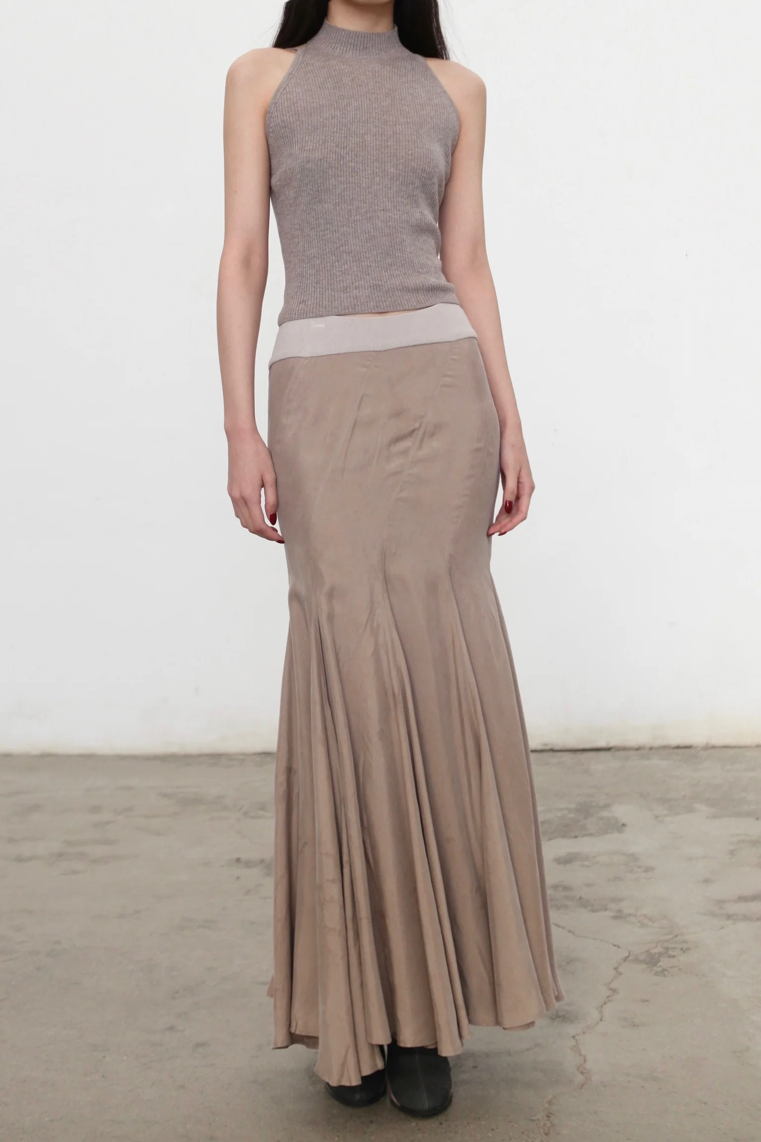 OUDE WAAG 25 Spring/Summer High Neck Backless Silk Knit Vest OW-OW-25SS-KT04W1GY870-WH Fog Gray OW-25SS-KT05 - Image 2