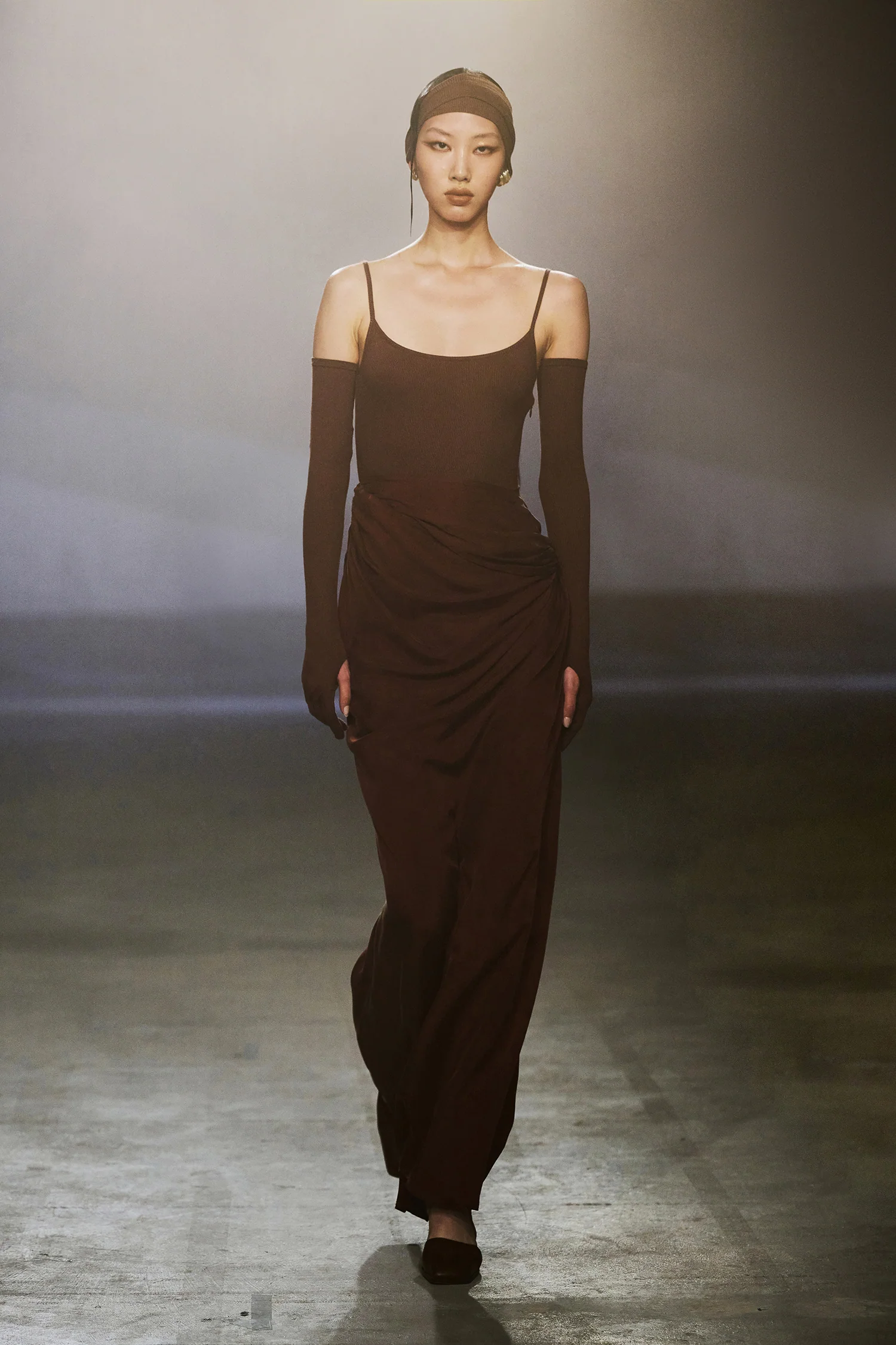OUDE WAAG 25 Spring/Summer Pleated Vest Dress OW-OW-25SS-DS19C2BR450-HZ Red Brown OW-25SS-DS19 - Image 9