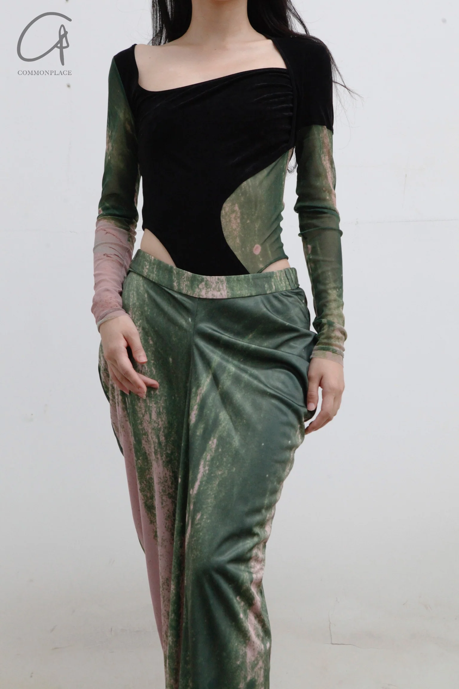 OUDE WAAG Draped Back Slit Print Skirt OW-22AW-SK03 Green Pink Print - Image 13