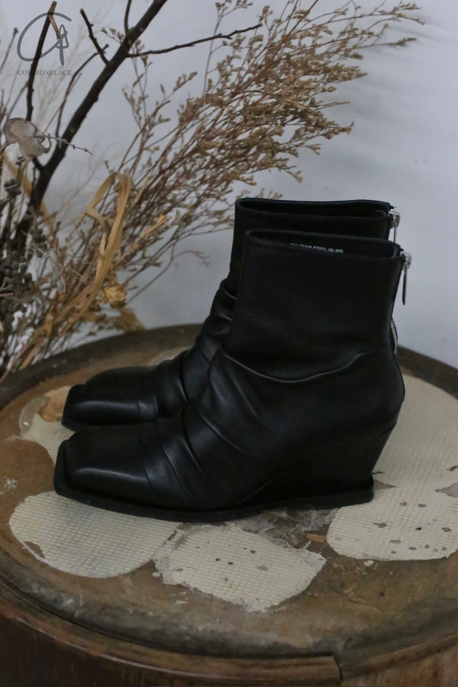 OUDE WAAG Sheepskin Horseshoe High Heel Boots OW-23AW-FT07L1BL900 - Image 2