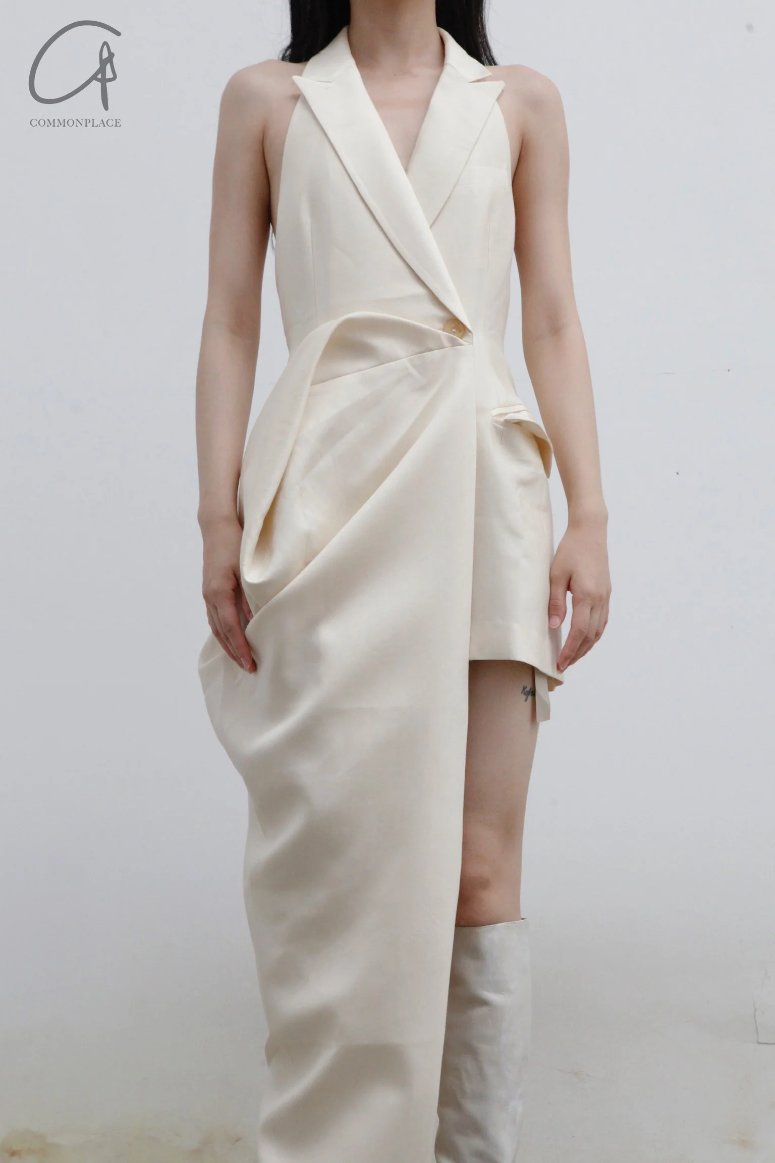 OUDE WAAG silk drape asymmetric vest OW-22AW-JK06 off-white - Image 2