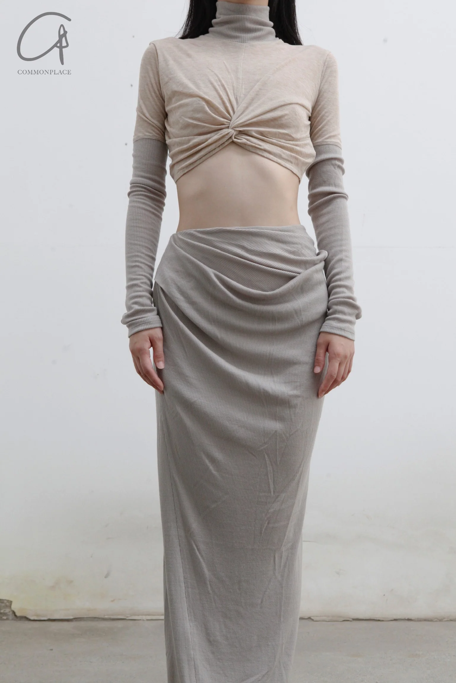 OUDE WAAG stitching turtleneck top OW-22AW-TP02 nude gray - Image 5