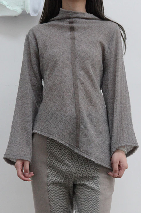 OUDE WAAG Thin Wool Asymmetrical Top OW-21AW-TP03 Light Gray