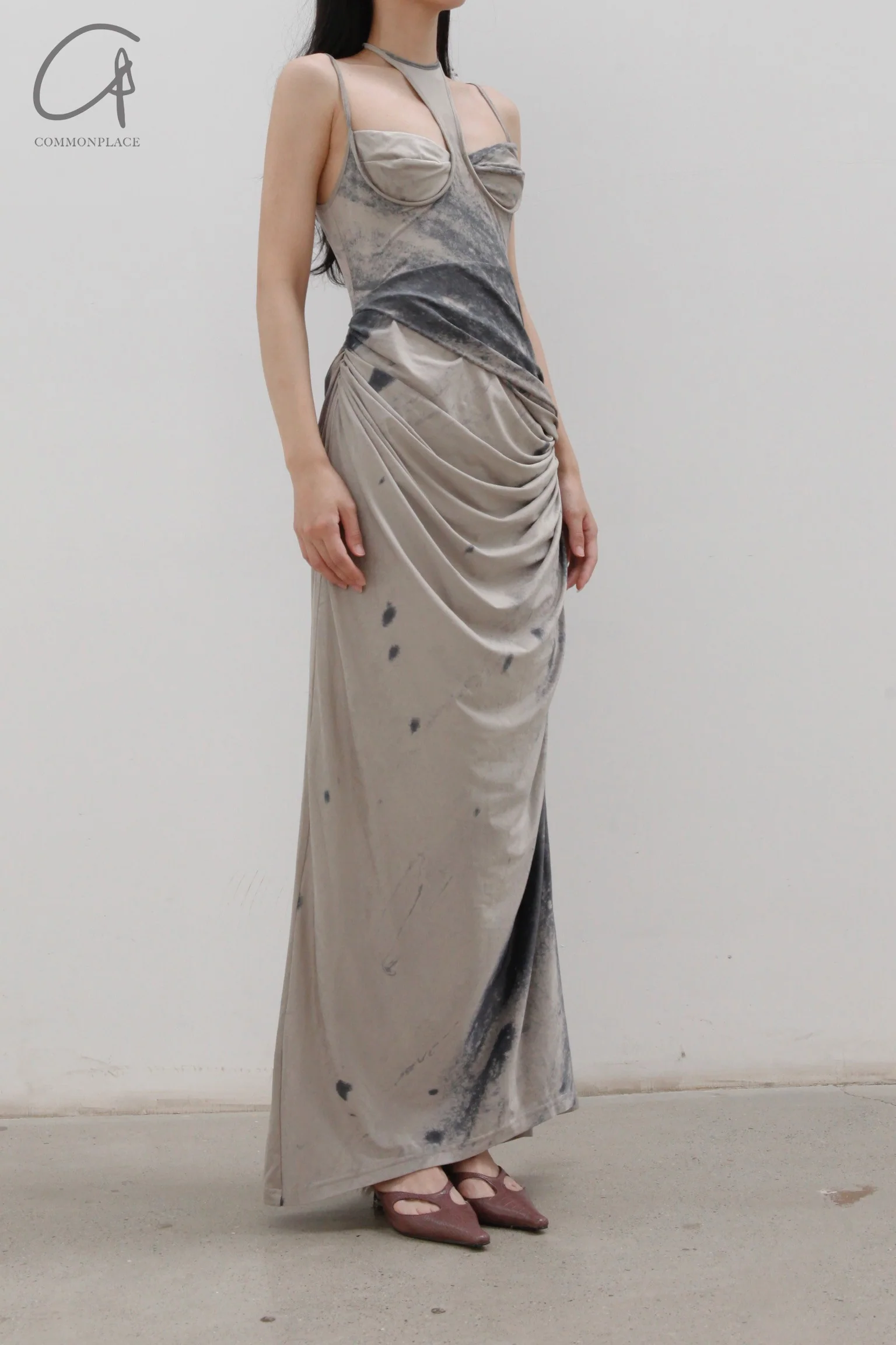 OUDE WAAG Velvet Halter Neck Drape Print Dress OW-OW-22AW-DS03-HUI Grey Print - Image 5