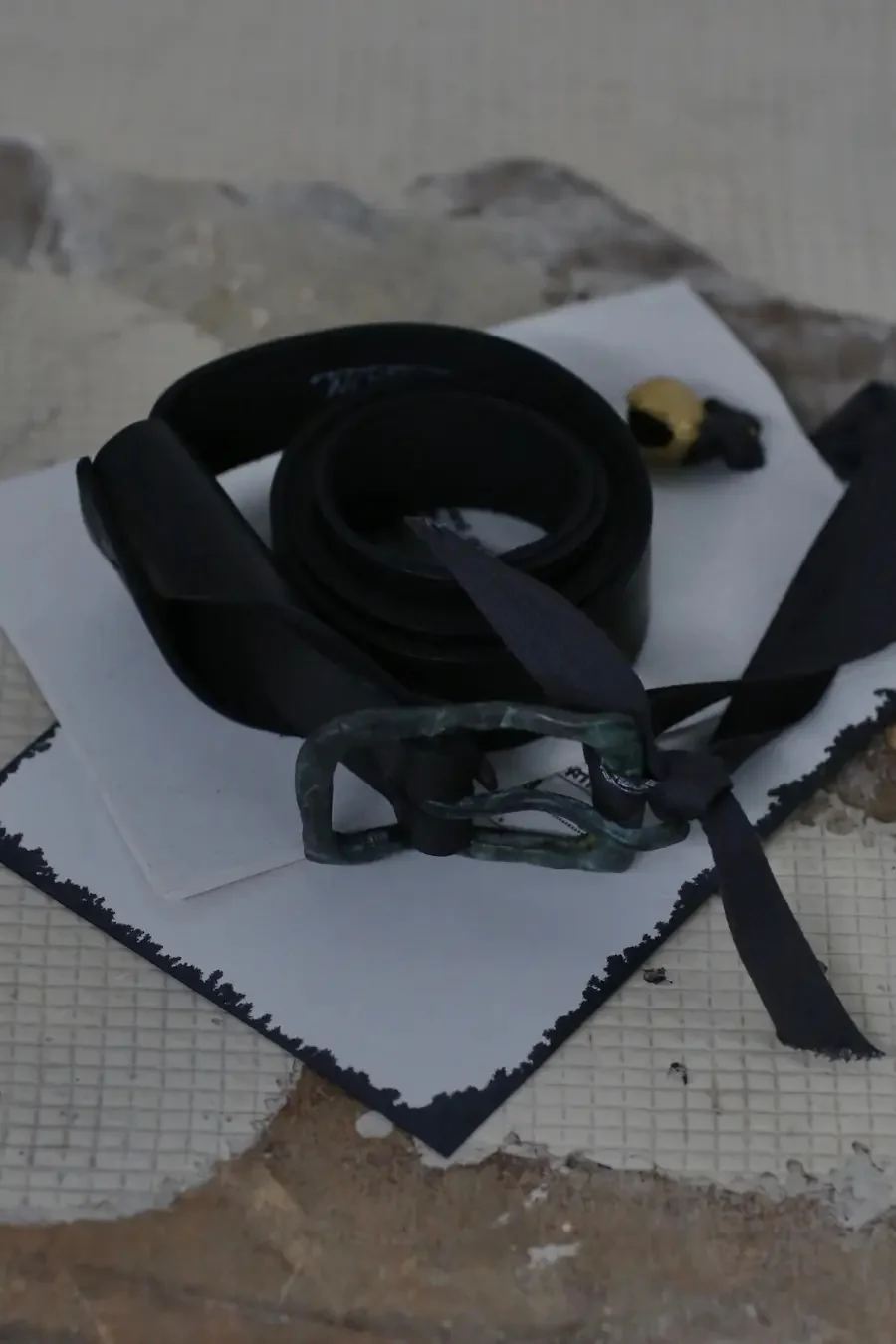 p.r.patterson hand-cast copper buckle 25mm wide buffalo leather belt (square) 25mm BELT black/patina - Image 3