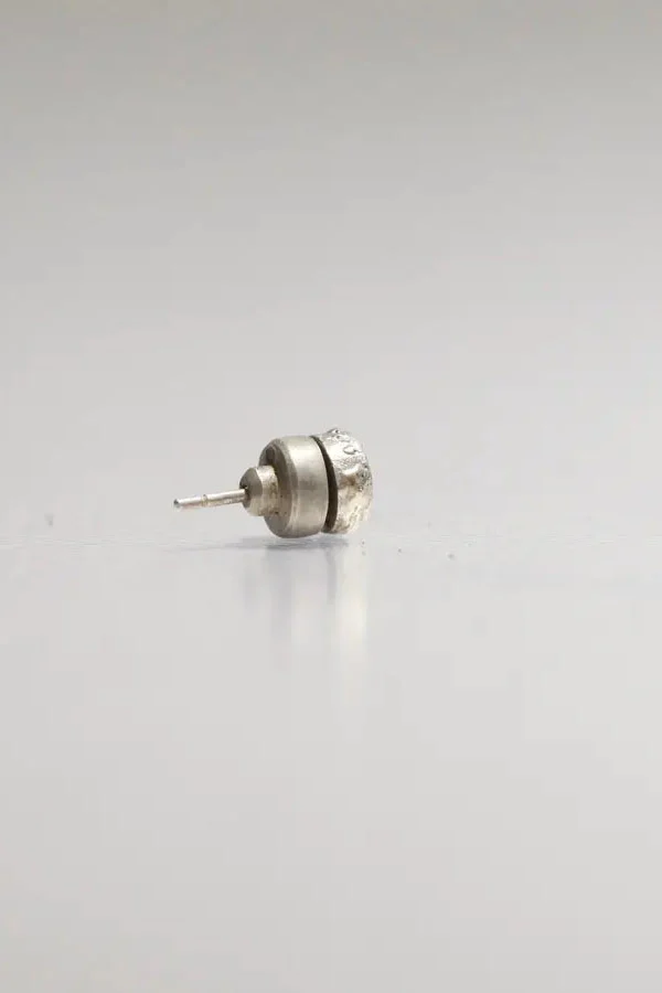 Parts of Four Mini Stud Earrings 1035-9- DA10KW+DIA PPOF18 - Image 7