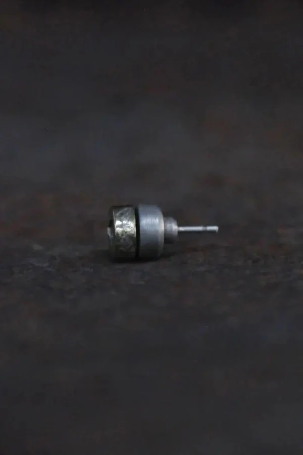 Parts of Four Mini Stud Earrings 1035-9-DA18K+DIA PPOF18 - Image 3