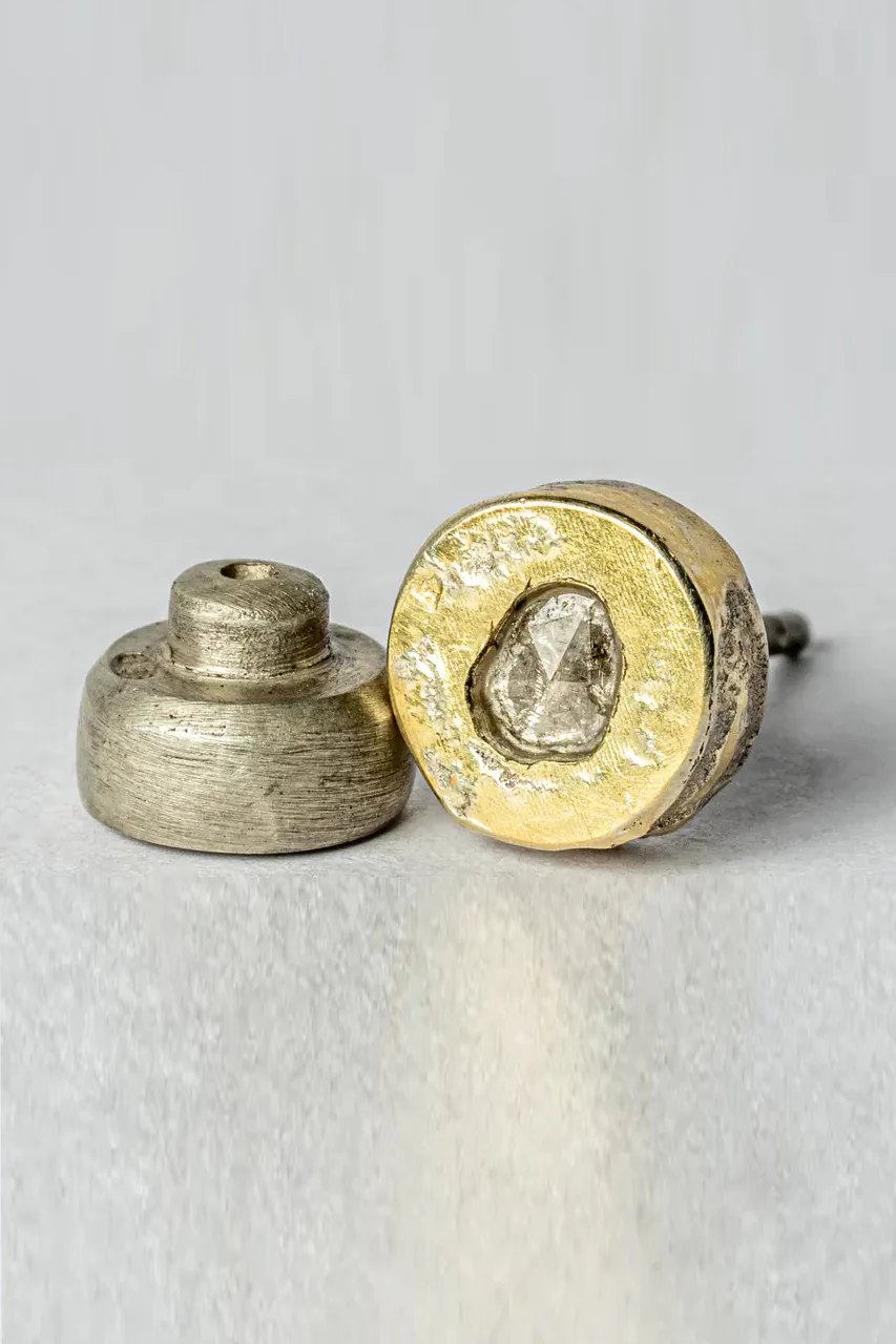Parts of Four stud earrings 0.2 carat 1835-27-DA18K+FCDIA