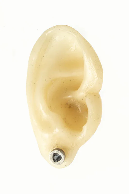 Parts of Four stud earrings (0.2 CT, blue sapphire plate) 1935-2-DA+SAF PPOF44 - Image 4