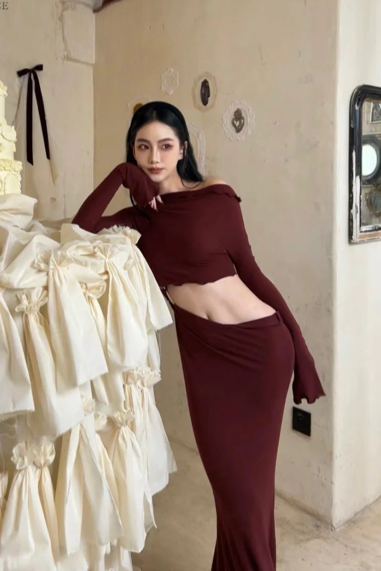 Peng Tai 24 Autumn and Winter Asymmetric Flared Long Dress PT-PTW24C08-2 - Image 13