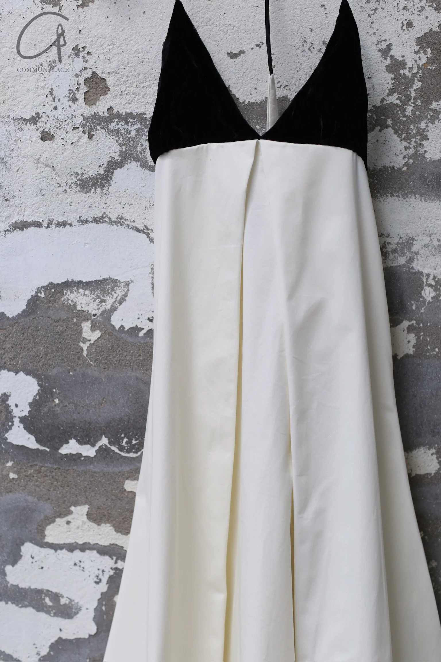 Peng Tai 24 Autumn and Winter Contrast Color Maxi Sling Dress PT-PTW24C16-2 - Image 4