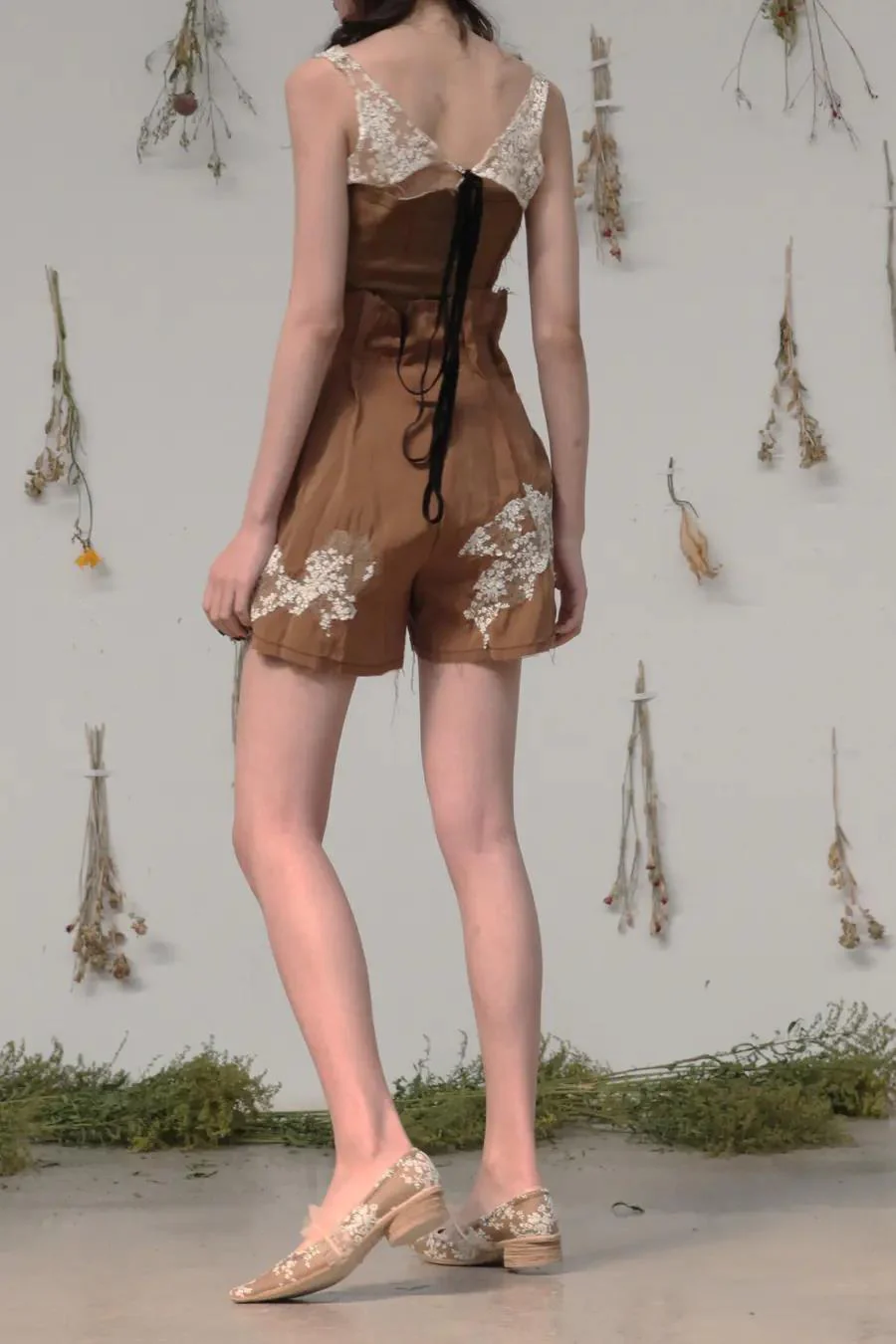 Peng Tai Linen Lace Vest Camisole French Classic Handmade Plant PT-S19008-SZ Dark Brown PPT854 - Image 3