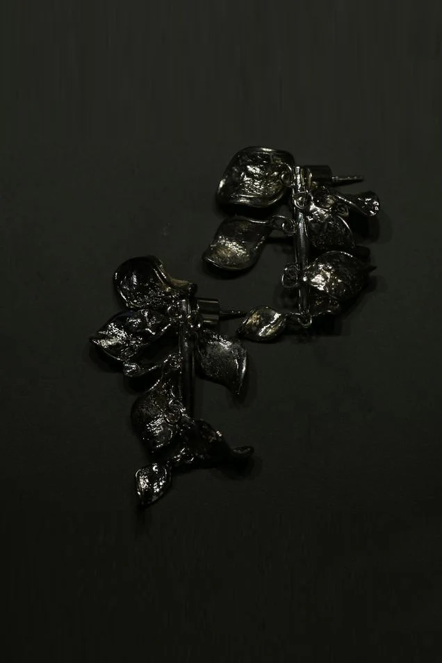 pengtai 23SS cooperation style texture petal tulle earrings 23SSASPT1010 PPTA1 - Image 4