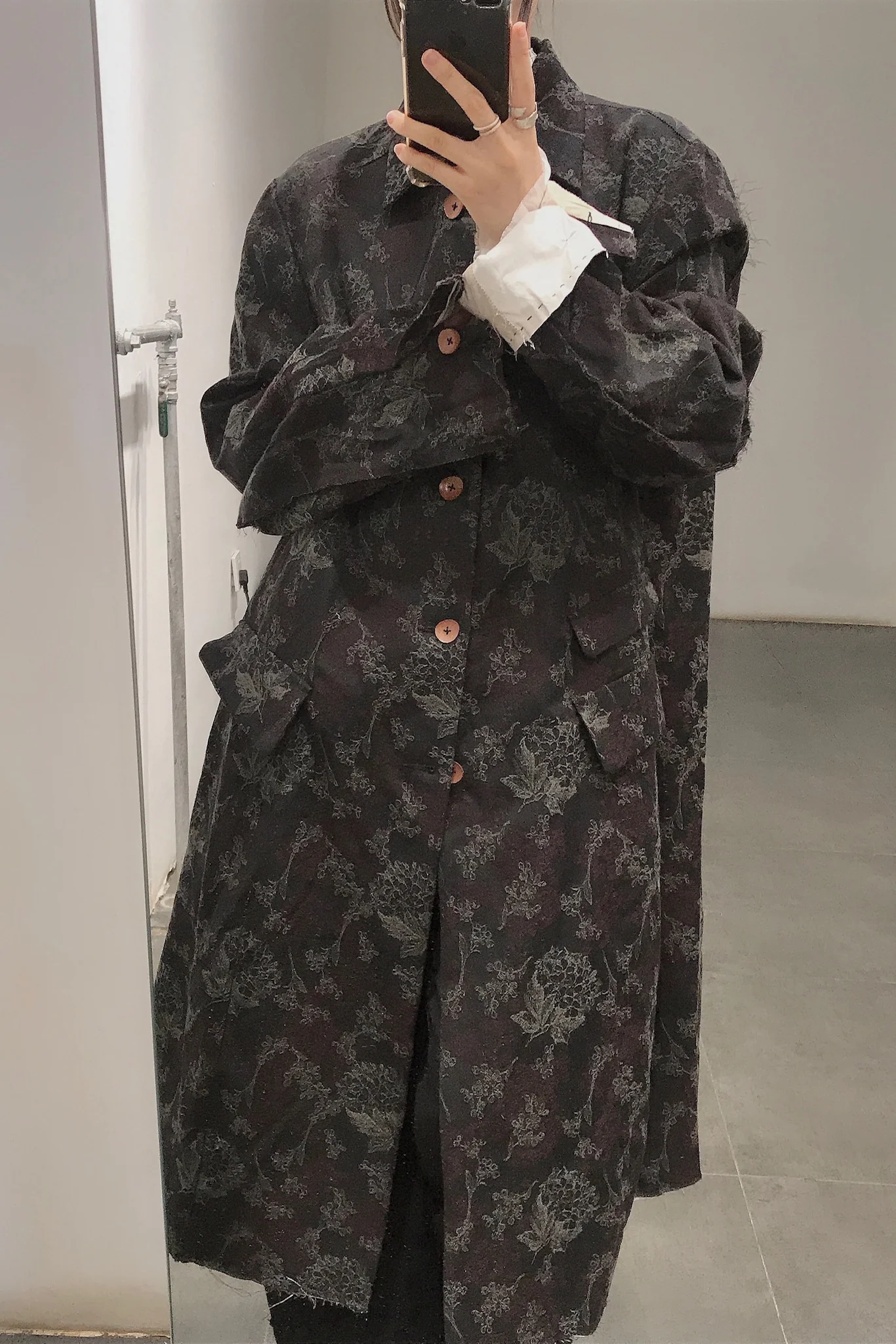 Peng Tai Body curve & knee shaped cotton jacquard working coat M017 - Image 16