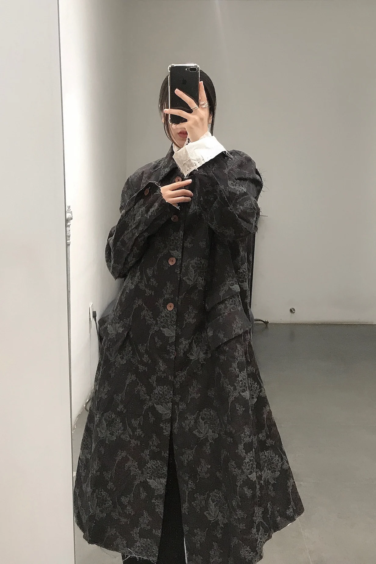 Peng Tai Body curve & knee shaped cotton jacquard working coat M017 - Image 17