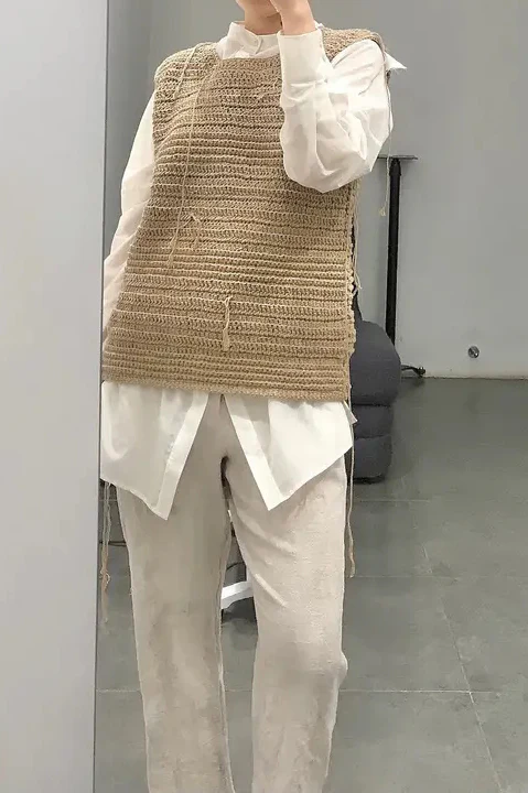 Peng Tai Men’s Hand knited vest W20151 - Image 3