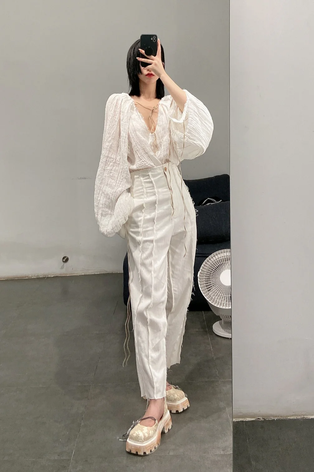 Pengtai linen low neck top W21020 - Image 4