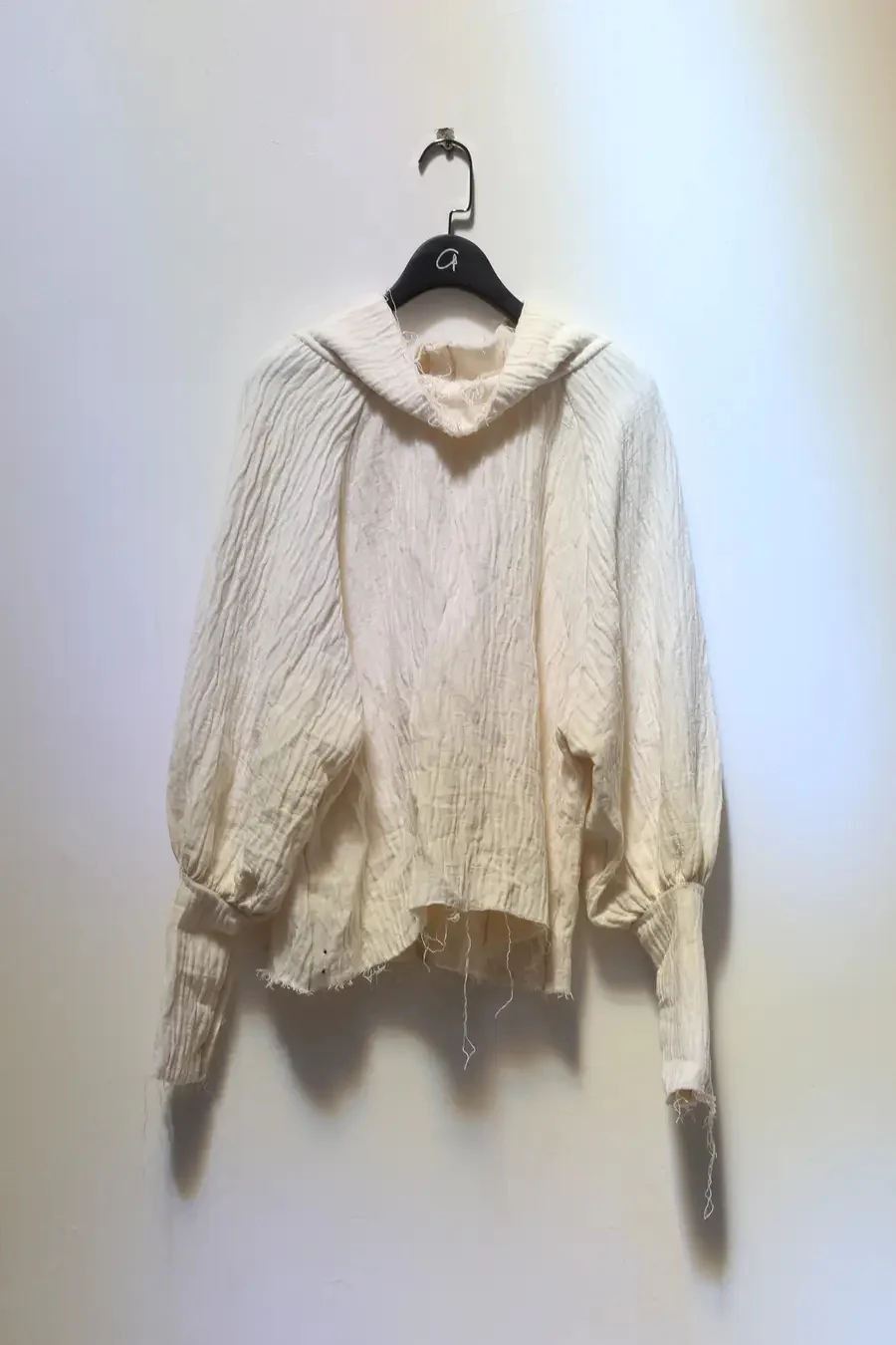 Peng Tai high collar, buttoned back, cuffed linen shirt PT-W20128-MIHUANG Beige PPT06 - Image 9