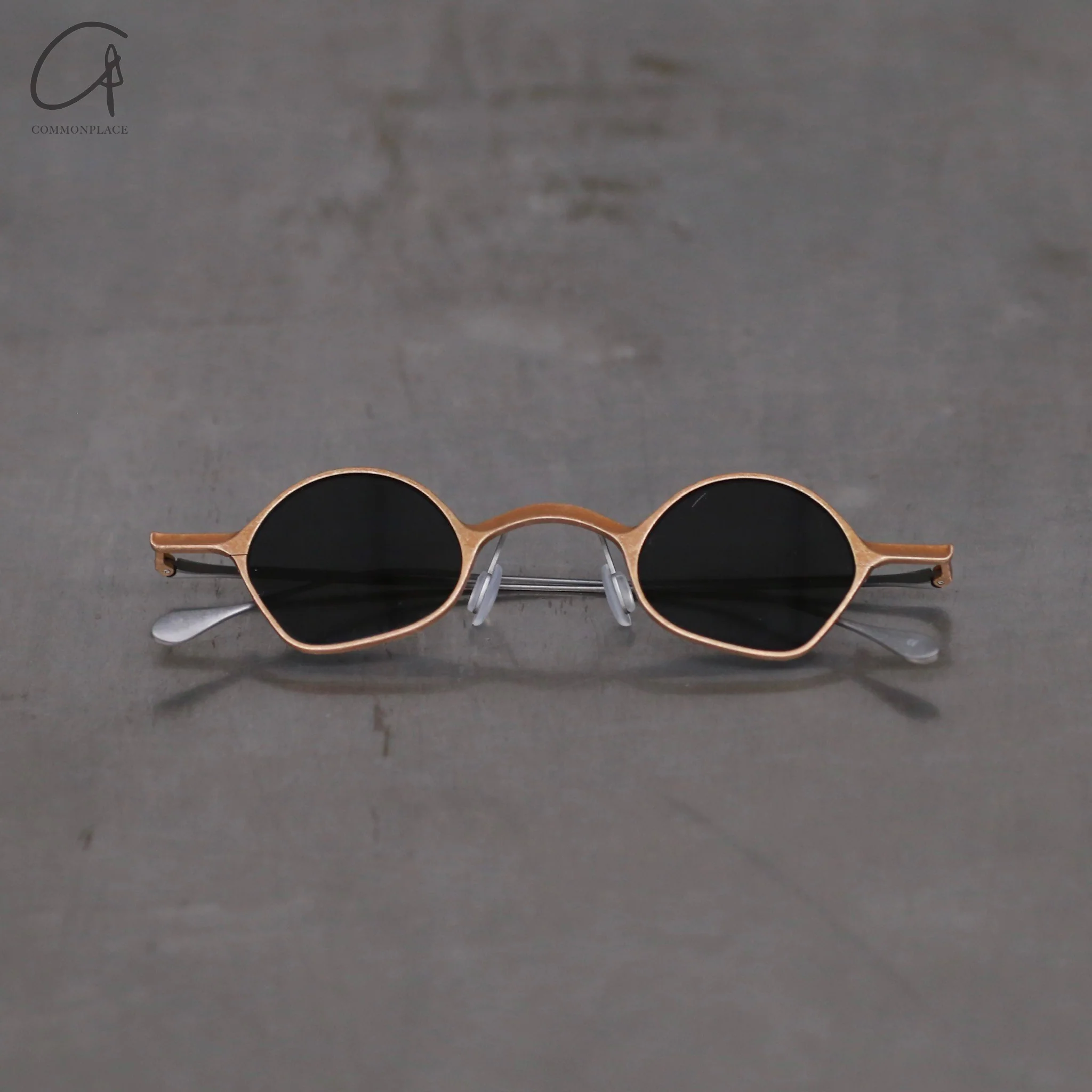 Rigards copper titanium hand-polished special frame glasses RG1923CU series RG-RG1923CU-HSSH red frame dark gray lenses