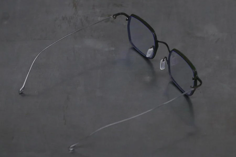 Rigards RG1086TI series high-level hand-polished square-framed glasses made of beta titanium, RG-RG1086TI-FCMS, emerald frosted clear. - Image 4