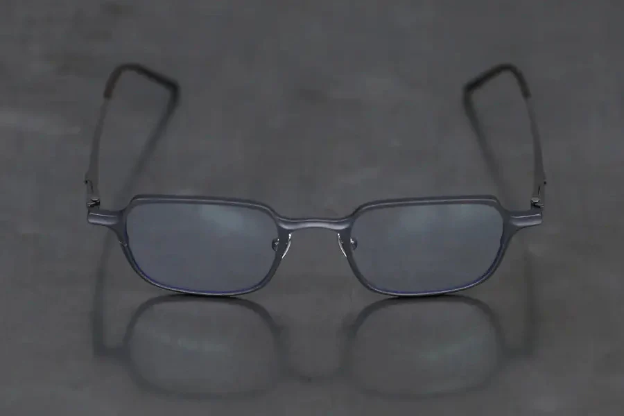 Rigards classic square-framed magnesium-aluminum alloy eyeglasses, RG0086AL series, RG-RG0086AL-HUI, gray frame with clear lenses. - Image 2