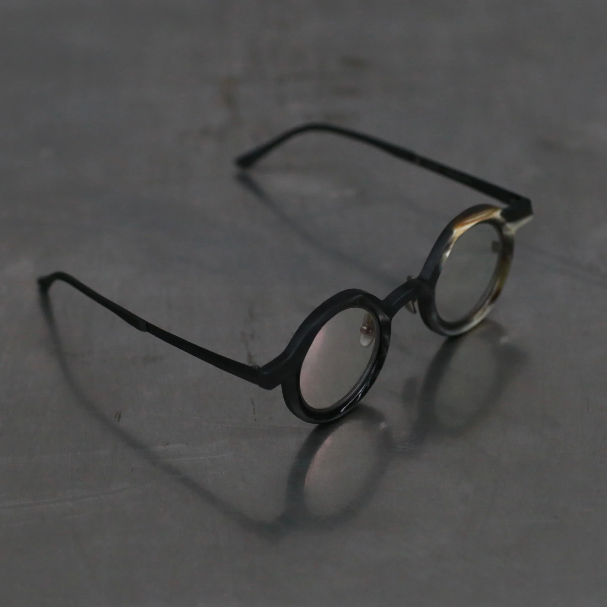 Rigards RG1062 Series Titanium Alloy Natural Horn Glasses RG-RG1062-HBKTM Black and White Frame Transparent Lenses - Image 3