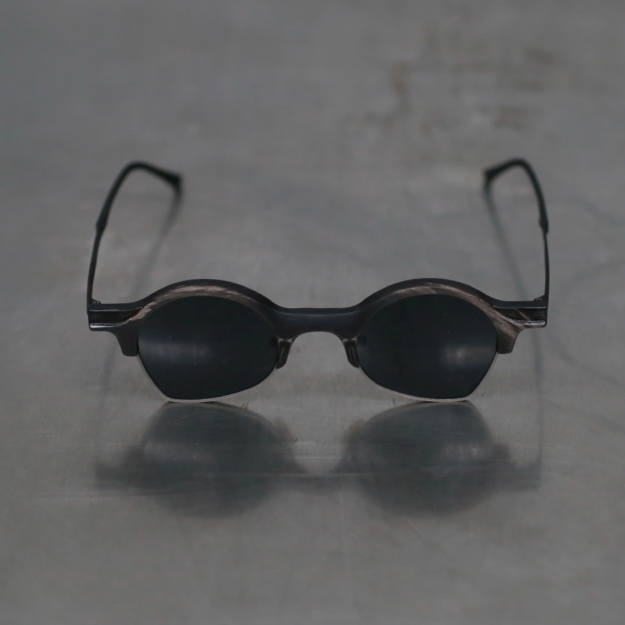 Rigards RG1928 series natural buffalo horn wire cut high-quality handmade glasses RG-RG1928-UNI.HBSH black and white frame dark gray lenses - Image 2