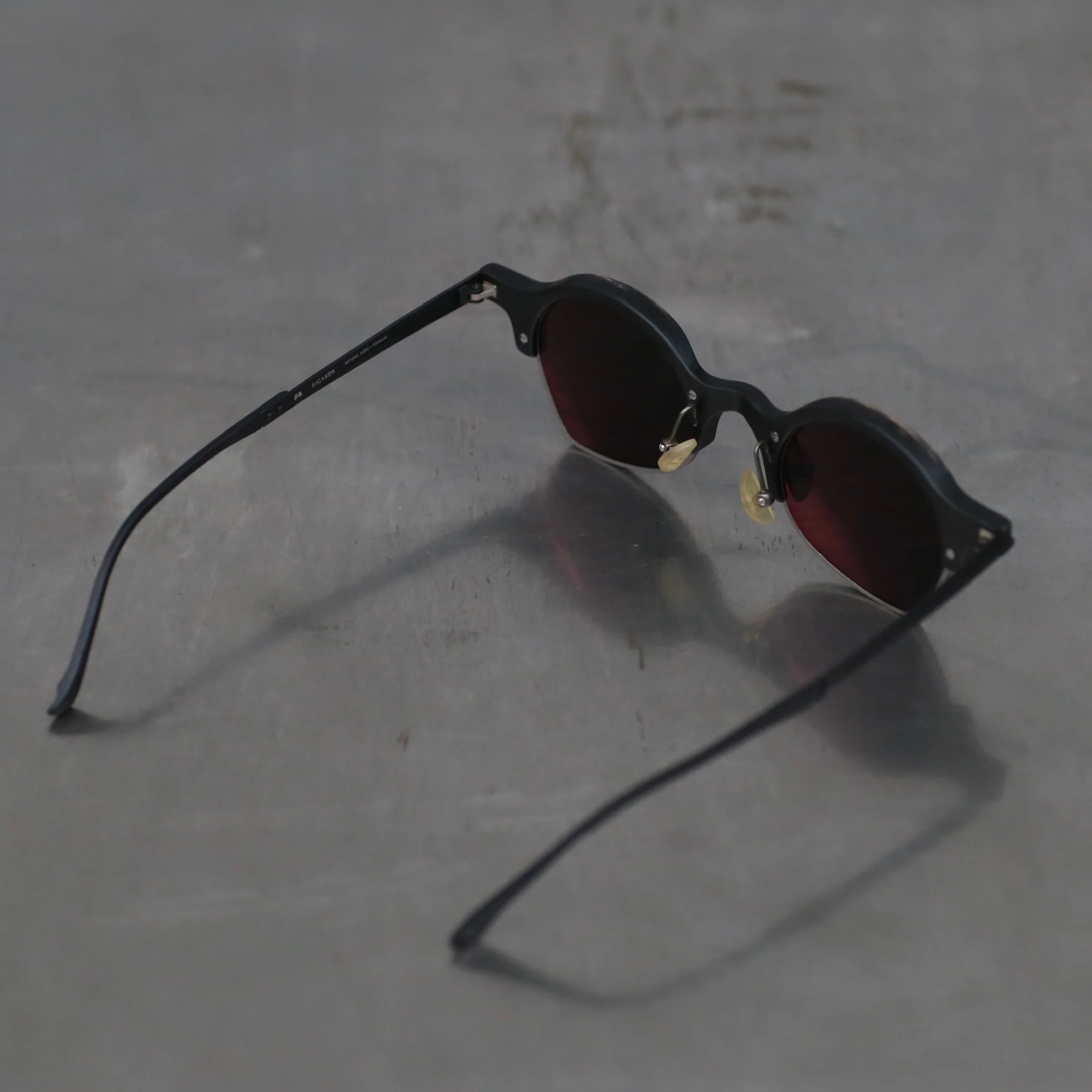 Rigards RG1928 series natural buffalo horn wire cut high-quality handmade glasses RG-RG1928-UNI.HBSH black and white frame dark gray lenses - Image 4