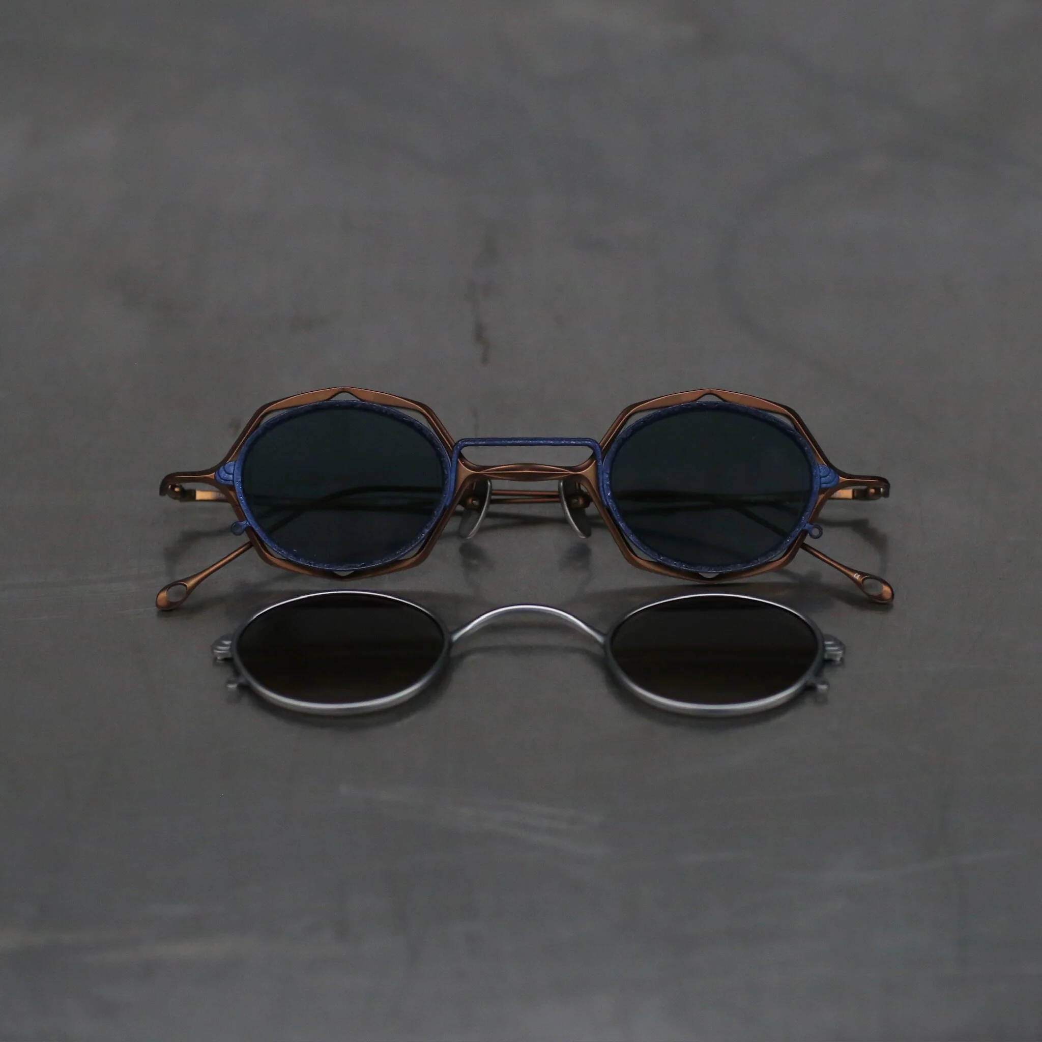 RIGARDS RG1948ZC BOX SET Series High-Quality Handcrafted Titanium Clip-on Sunglasses RG-RG1948ZC BOX SET-GQTAHKTML (ANTIQUE BRONZE + MIDNIGHT CLEAR + BLUE LENS) - Image 2