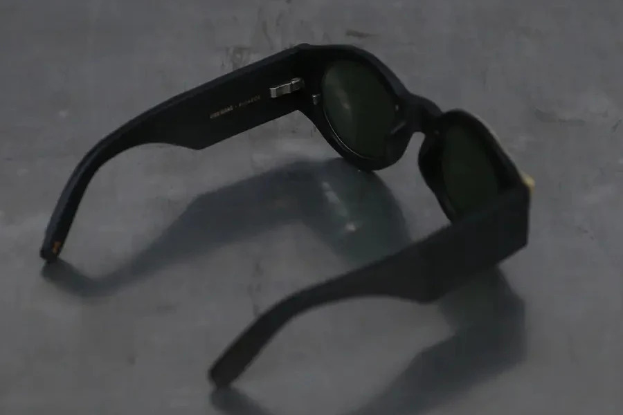 Rigards x UMA WANG joint RG00UW16 series horn wire cutting handmade glasses RG-RG00UW16-HBKSLP black and white frame dark green lens - Image 4