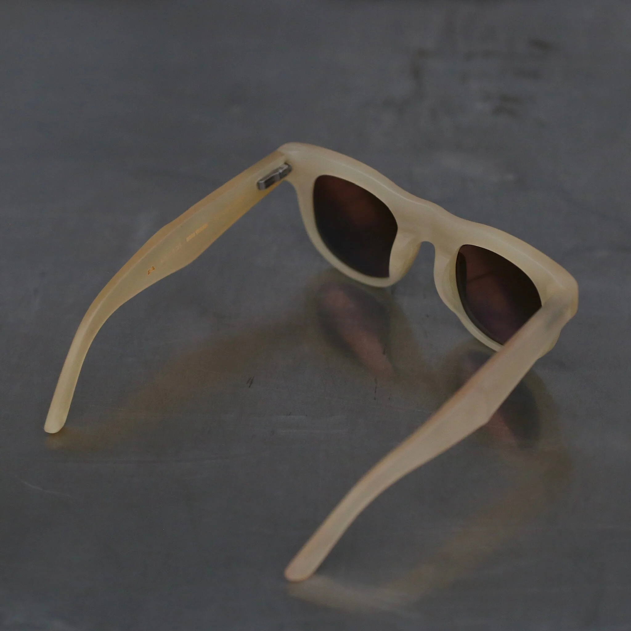 RIGARDS*UMA WANG Collaboration RG00UW20 'SAMMY' Series Buffalo Horn Sunglasses RG-RG00UW20 'SAMMY'-HPKQTLP (AMBER BRONZE BLUE LENS) - Image 4