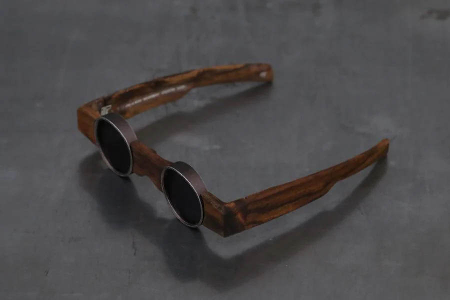 Rigards X UMA WANG Joint Work Wood Frame Glasses RG00UW2 Series Collection RG-RG00UW2-HMZH Redwood Γ Brown Gray - Image 3