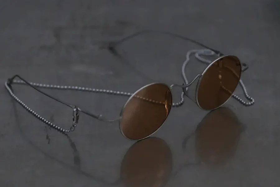 Rigards x UMA WANG joint series round frame glasses RG-RG00UW14-FGYK retro silver frame salmon color lenses with chain - Image 2