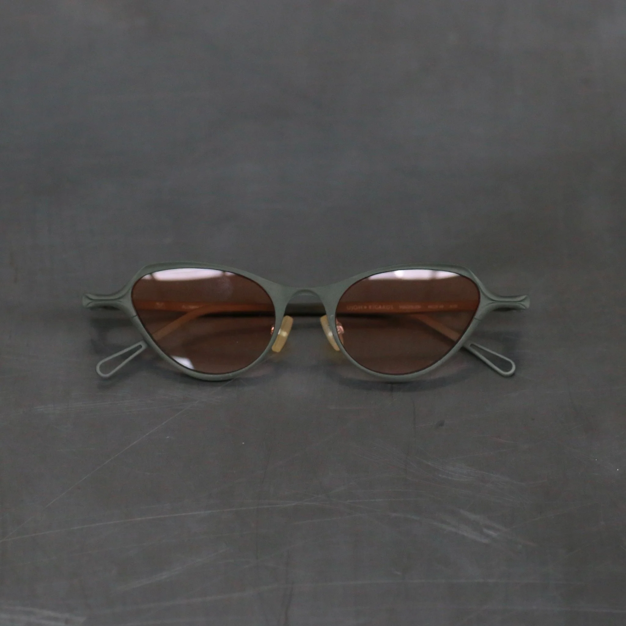 RIGARDS X UJOH Collaboration: Aluminum-Magnesium Alloy Frame Eyeglasses RG0123UJOH Series Collection RG-RG0123UJOH-GLKJHP Olive Green Frame, Burgundy Lenses