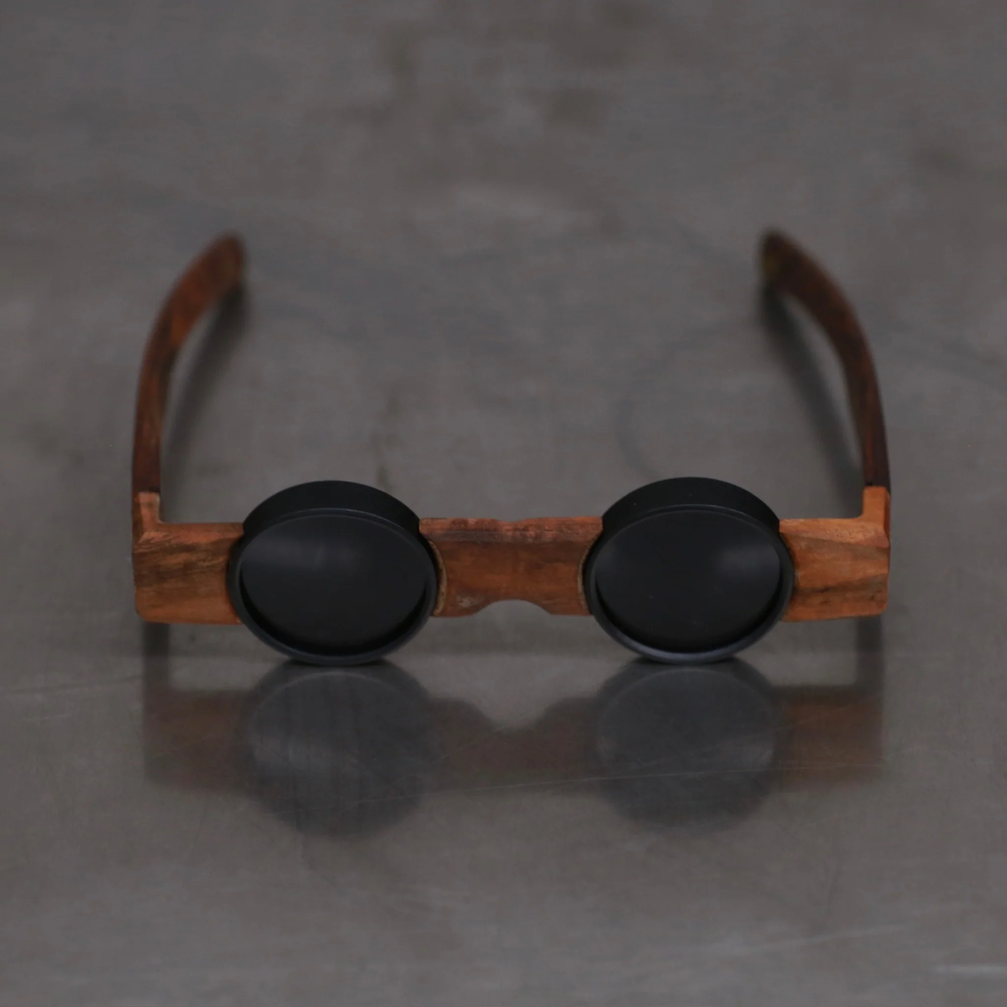 Rigards X UMA WANG Collaboration Wood Frame Eyewear RG00UW2 Collection RG-RG00UW2-HKSH Bocote Black Frame Dark Grey Lenses - Image 2