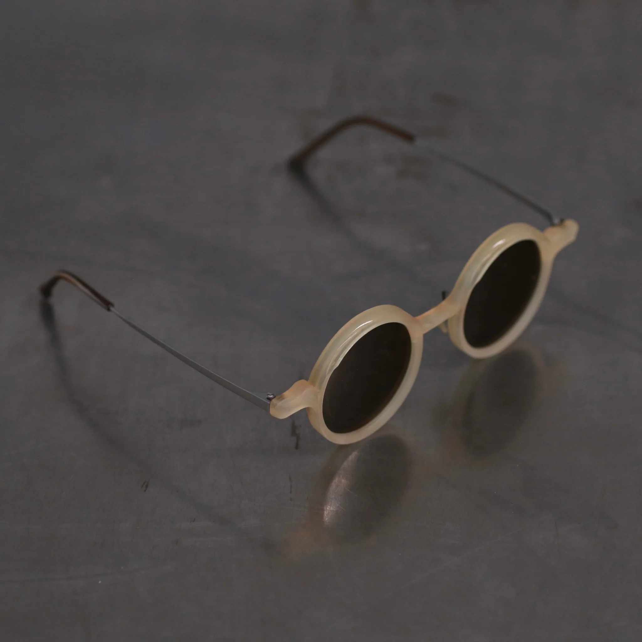 Rigards x UMA WANG joint RG00UW18 series horn wire cutting handmade glasses RG-RG00UW18-HPSQT amber frame bronze lens - Image 4