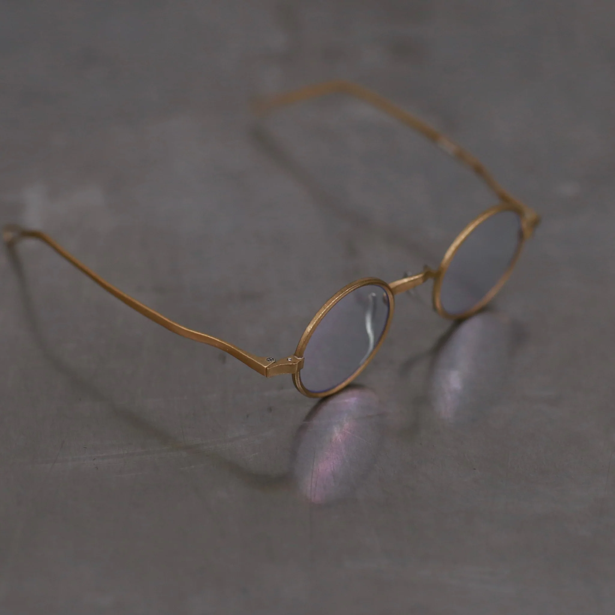 RIGARDS X UMA WANG Joint RG00UW3 Series Collection Handmade Copper Round Frame Glasses RG-RG00UW3-JSTM Gold Textured Transparent Lenses - Image 3