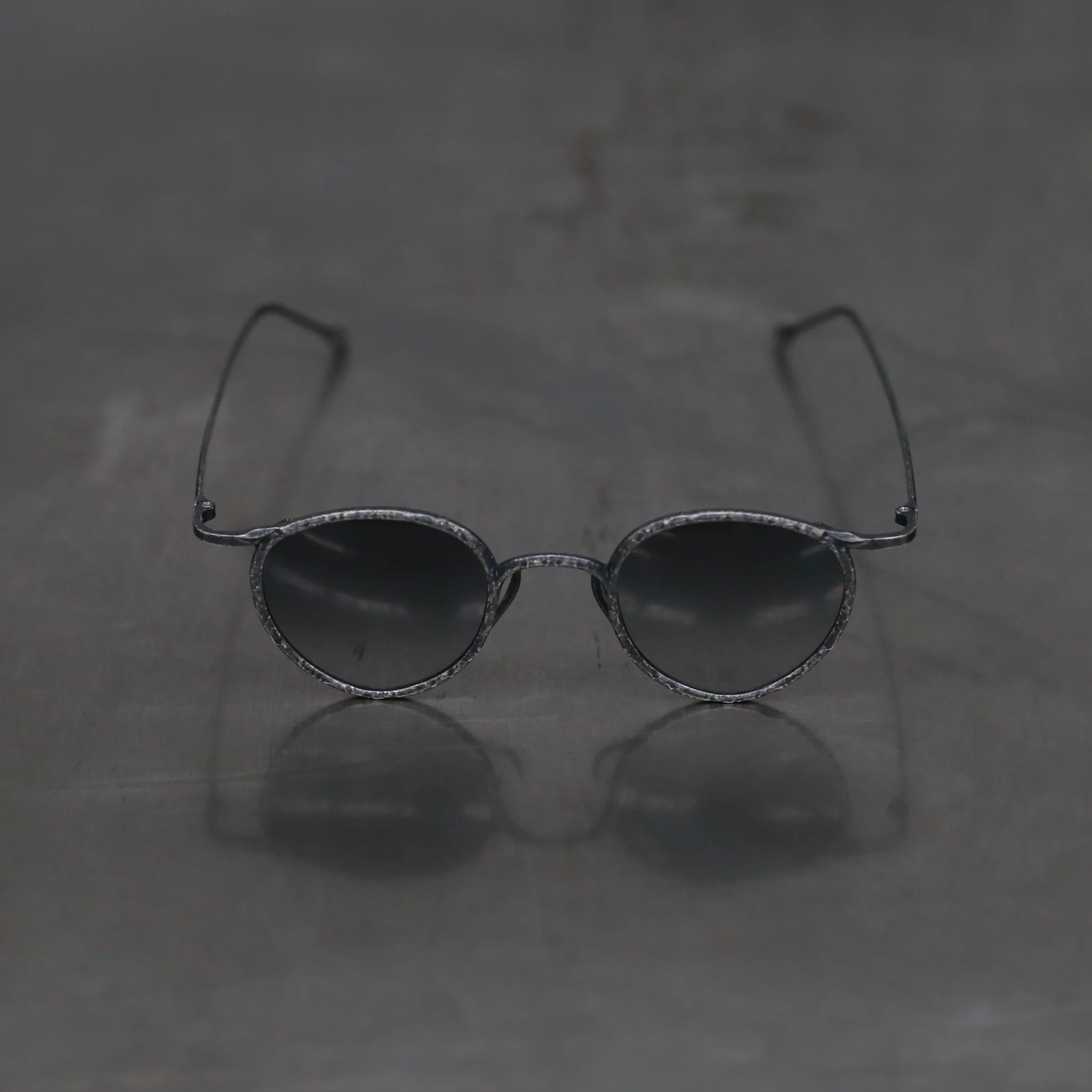 Rigards x Ziggy Chen RG1939 embossed frame glasses, RG-RG1939AG-CYJBH, sterling silver frame with gradient grey lenses - Image 2